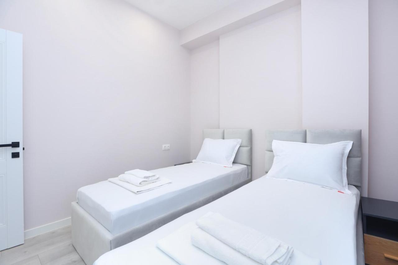 Stay Inn Apartments On Amiryan 26/4 เยเรวาน ภายนอก รูปภาพ